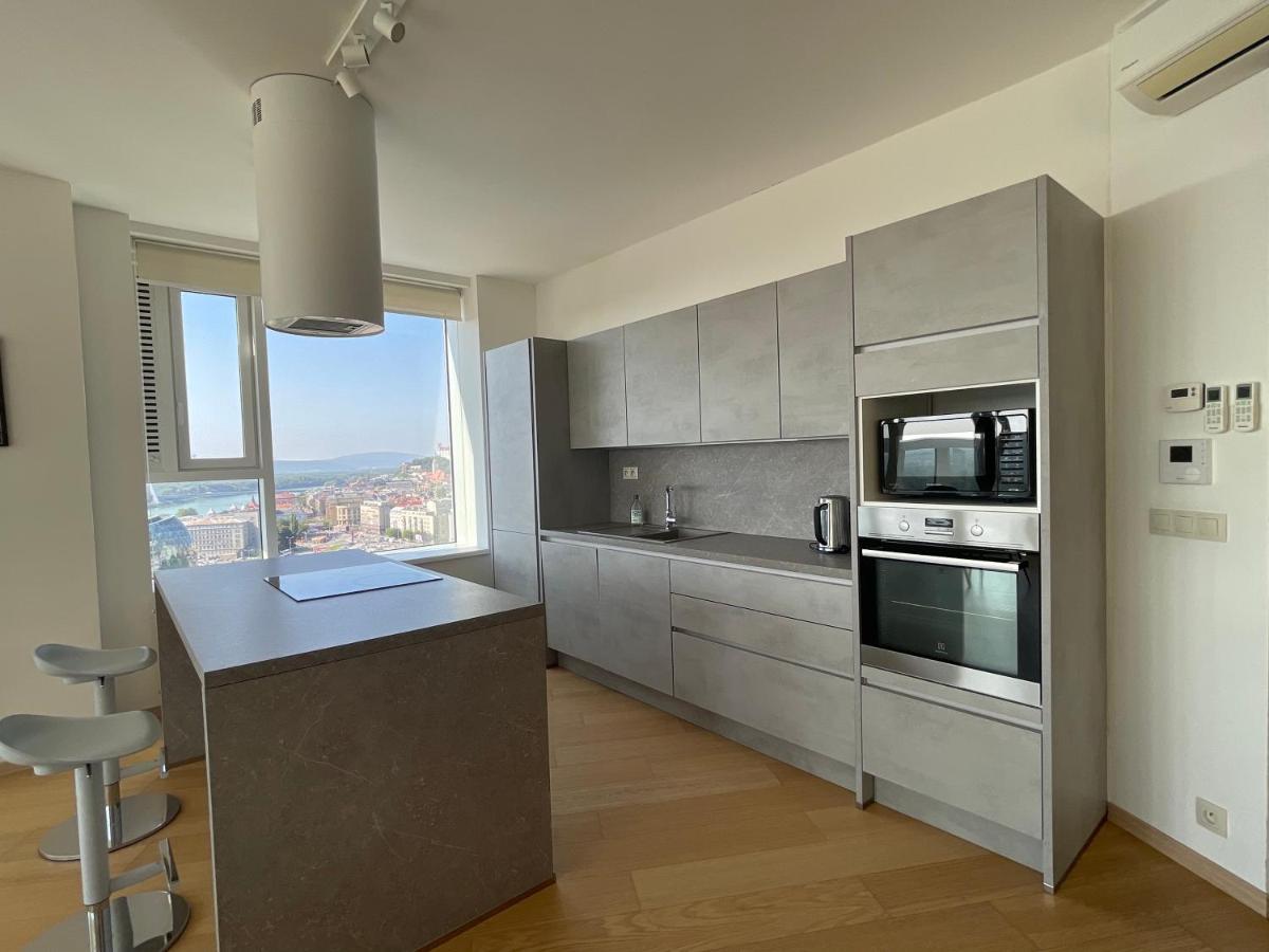 Sag Panorama Apartment 3 Rooms 19Th Floor Great View Free Parking Bratysława Zewnętrze zdjęcie