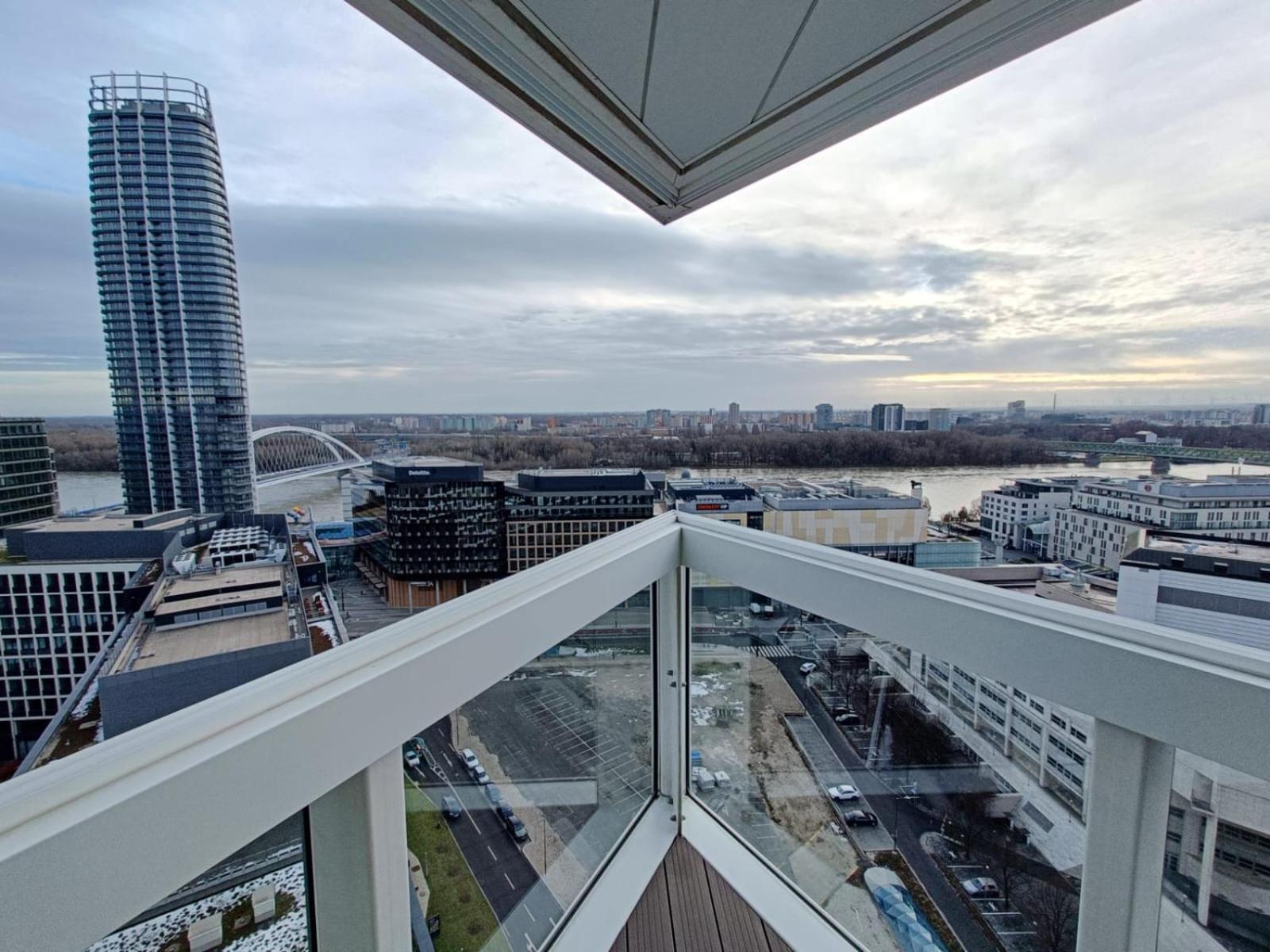 Sag Panorama Apartment 3 Rooms 19Th Floor Great View Free Parking Bratysława Zewnętrze zdjęcie